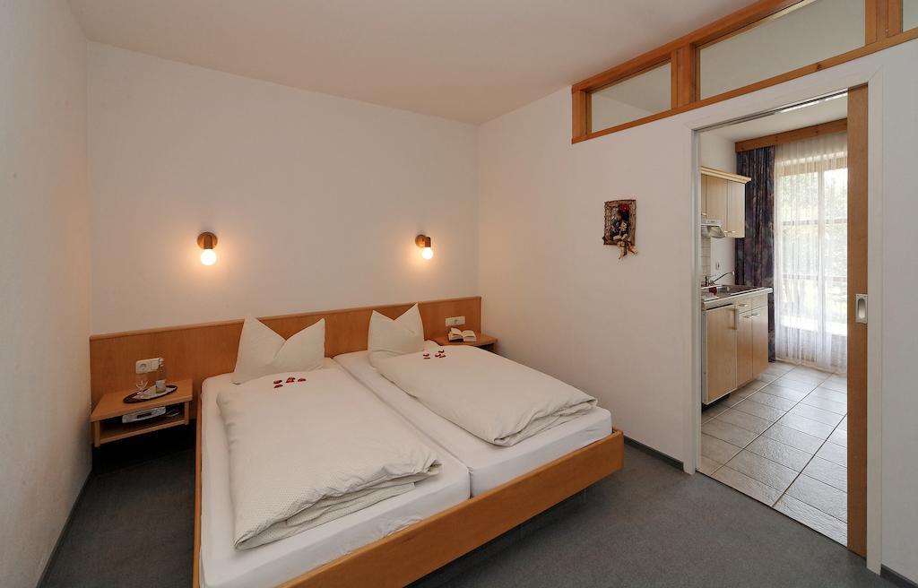 Landhaus Maria Bed&Breakfast Hotell Regen Rum bild