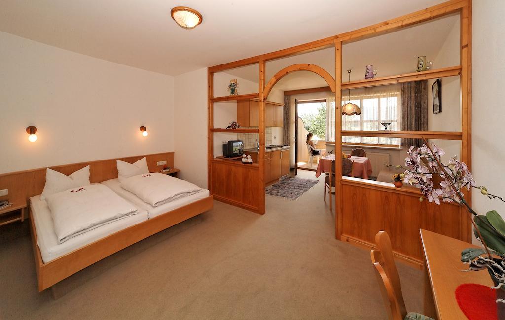 Landhaus Maria Bed&Breakfast Hotell Regen Rum bild